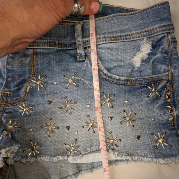 ☀️Hollister EUC Starburst distressed jean shorts 28W Junior 7 blue cutoffs - Picture 11 of 13